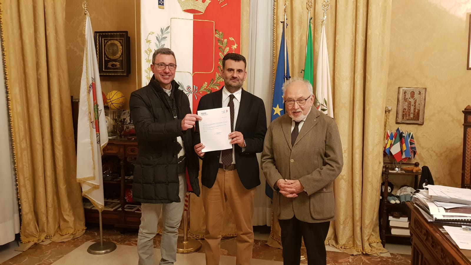 Consegna contributo alla Scuola Santi Sebastiano e Domenica